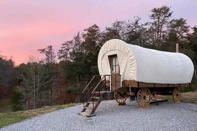 Image de Luxurious Stay in a Covered Wagon