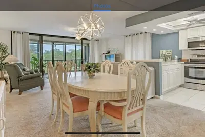 Image de Updated Bonita Springs condo-Steps from Bonita Beach! !