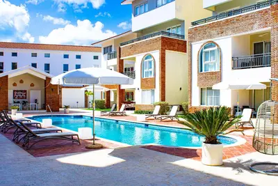 Image de Central & Modern/Pool View/Close to beach/2Br-2Bt
