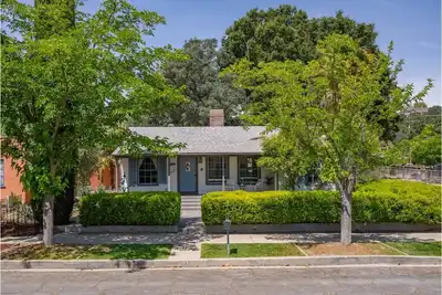 Image de Cute Cottage Close to Downtown! w/Firepit