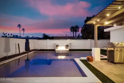Image de Modern Desert Oasis 4-Bedroom Home with Pool