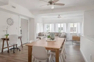 Image de Surrey by the Sea: 1. 5 Blocks to Beach & Boardwalk