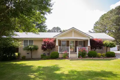 Image de Aunt B's Cottage~~Minutes from Hiking, Kayaking, and Waterfalls