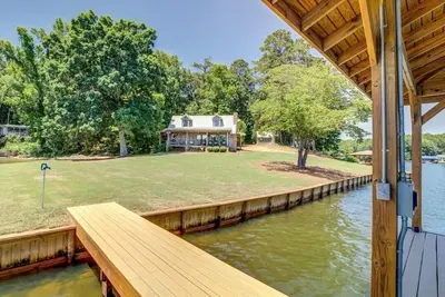 Image de Private Beach! Amazing rustic cabin with 450' of water frontage on Jackson Lake