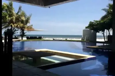 Image de \"Beach Front House with Pool\"