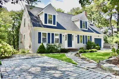 Image de Luxury Harwich Port Escape w/ Hot Tub, Near Beach