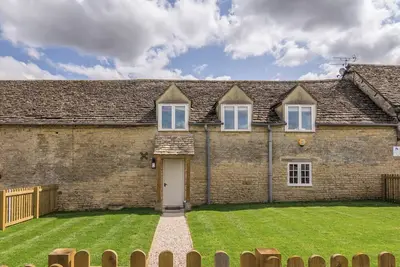 Image de 4 chambres à coucher à Ampney Crucis, near Cirencester