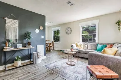 Image de Pet friendly - 5 min from downtown, 15 min from beaches & 2 min from hospital