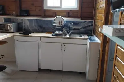 Image de 5m de l'aéroport  Le Cosy Bungalow de Lili