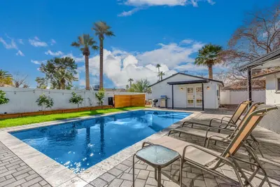 Image de Old Town Oasis + Full Guest House + Free Heated Pool