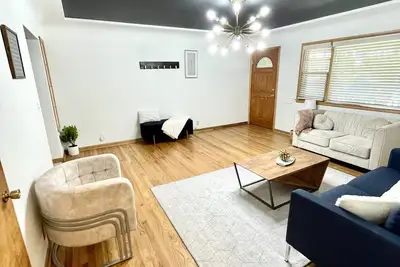 Image de Spacious, private & fun Benson beauty-whole home!
