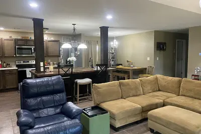 Image de Bourbon Co. 9 - Come enjoy our 9 with your 9.