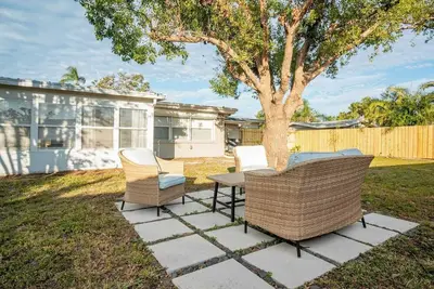 Image de King bed, close to Siesta, Lido, and Downtown Sarasota!