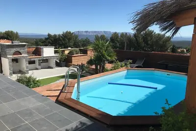 Image de Charmant studio loft 30m2 refait a neuf terrasse et piscine