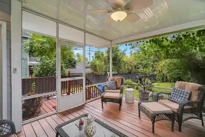Image de Renovated Southern Oasis w/ Screened-In Porch + Parking by Lucky Savannah
