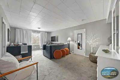 Image de Broad Street Suites 1, 2 & 3 |Sleeps 20 |Parking for 7 Vehicles |Downtown |Events |Horticultural Hall