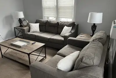 Image de Spacious 2 bedroom pet friendly located 2 blocks from beach