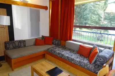 Image de Centre station, 1er étage, vue sapins, terrasse, balcon, télévision, 45m², Les Arcs