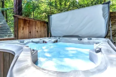 Image de Wood Chalet: Contemporary Cabin in Redwoods! Peaceful, Modern Vibe! HtTb/WiFi!