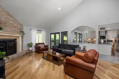 Image de Cozy Renovated Bungalow Perfect for Families