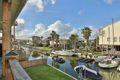 Image de Water Front Amazing Views King Bed Walk to Restaurants and night life