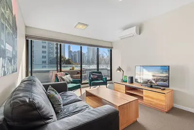 Image de Chic Inner City Convenience, with Secure Parking