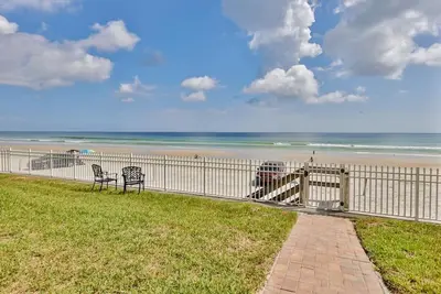 Image de Ocean and Pool - First Floor - 2 Units combined