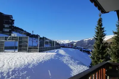 Image de 150m du centre station, 4ème étage, balcon, télévision, casier à ski, 55m², Montalbert