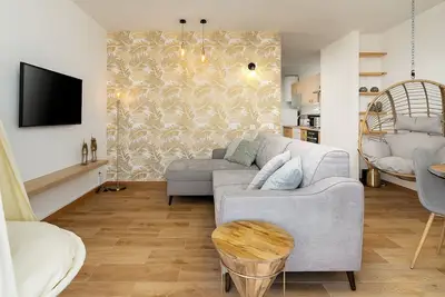 Image de Charming Apt W/ Pool & Balcony by LovelyStay