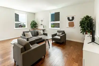 Image de Kislak 602 2br Penthouse Retreat Above the City