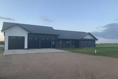 Image de Home in Spring\/Cow Creek. 15 miles North of Pierre, Sd