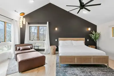 Image de HotTub- 3PrimaryBedrooms-ClosetoGolfCourse-MtnViews-Firepit-Luxury