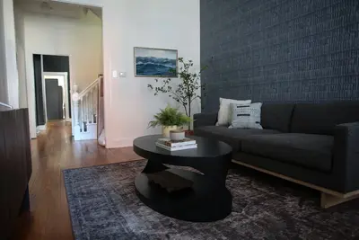 Image de Brand New 4bd, 2ba Lancaster Center City Townhome