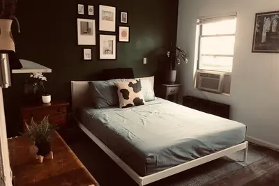 Image de 1856 Historical vintage Row House Sleep 8 ppl only 5min to Nyc