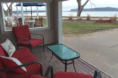 Image de \"Amazing Views\"  in Lake City, Mn provides Coastal Charm! !