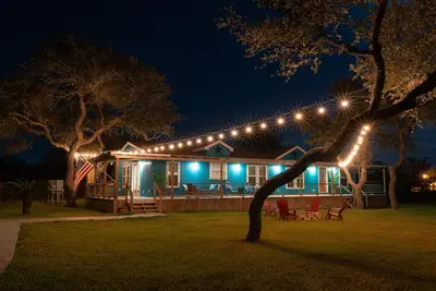 Image de Copano Hideaway w/ Large Patio - Minutes from the Beach!