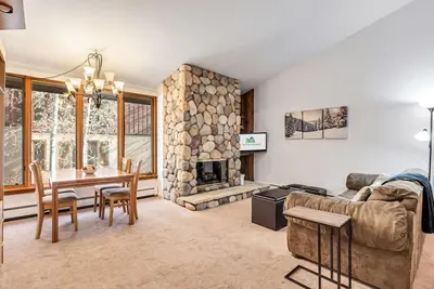 Image de Downtown Vail Village Perfect Location Fireplace