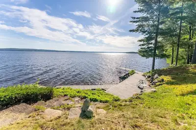 Image de Pristine Round Lake With Expansive Lake Views.