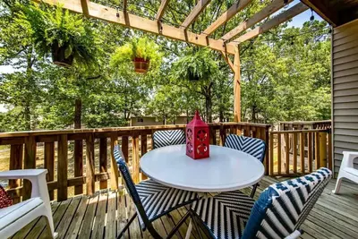 Image de Fairfield Bay Gem w/ pool access and 4 Mi to Lake.