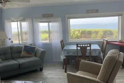 Image de Oceanfront, Unobstructed Views Of Breathtaking Sunsets And Ocean/Private Beach! !