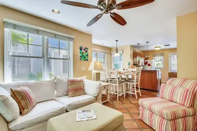 Image de Cottage by the Pool by AvantStay | w/ Balcony, Bbq & Shared Pool!