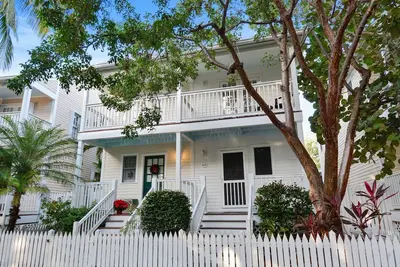 Image de Gated Golf Community w/ Pool, Prime Location Mins to Old Town | Long-Term Stays