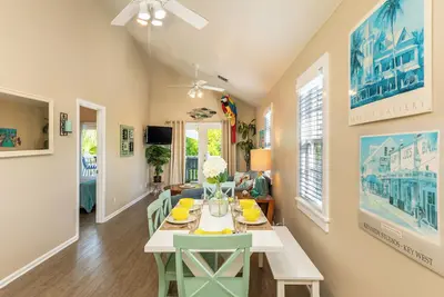 Image de Parrot Perch by AvantStay | Old Town Key West w/ Shared Pool