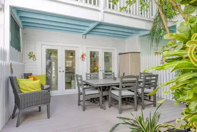 Image de Bahamian Reed by AvantStay | Walk to Everything! w/ Community Pool