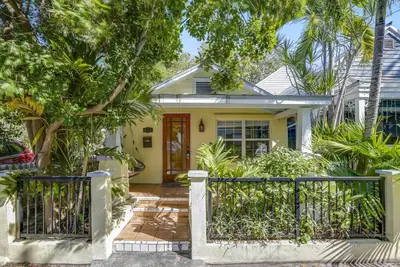 Image de La Casita by AvantStay | Steps to Duval Street | Month Long Stays Only