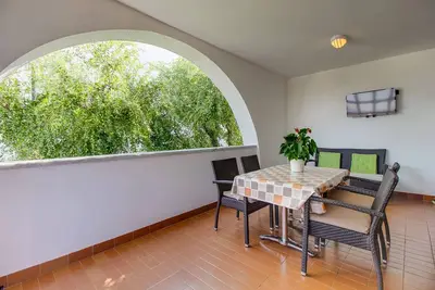 Image de Appartement de deux chambres avec la terrasse Mali Losinj, Losinj (A-8024-a)
