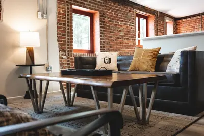 Image de Three Trails · Unit 1 | RoofDeck\/Historic\/WineCountry