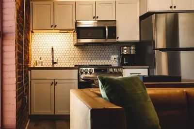 Image de Three Trails • Unit 12 | WineCountry\/Downtown