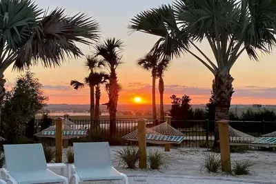 Image de Windsor 10bd Disney Villa for large group! Pool/Spa/Game/Bbq/5 Kings/30 sleeps!