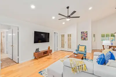 Image de Hot Pool, Hot Tub, Putt-Putt! 2 Sweet King Suites